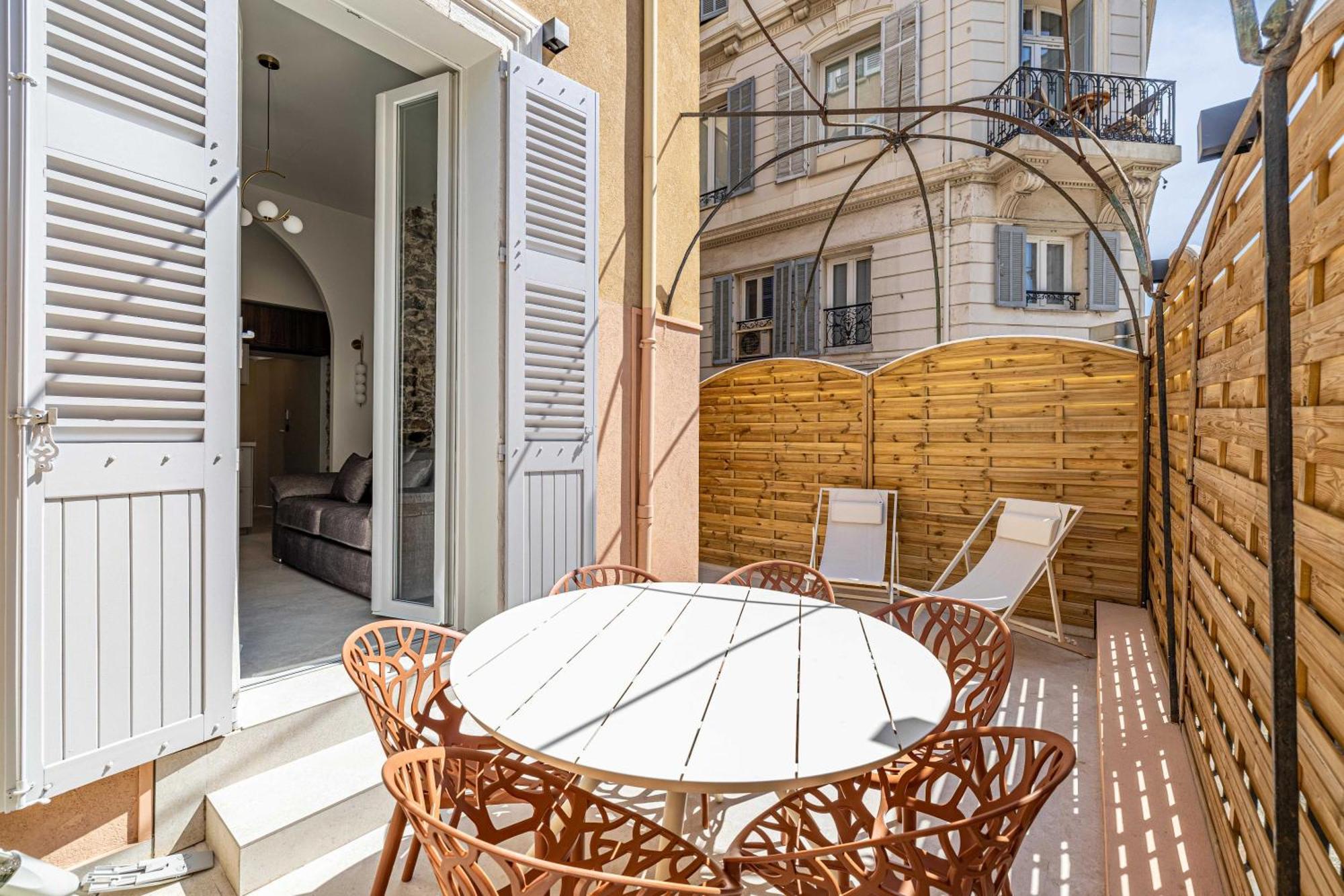 Magnificent - Ac-1br-4p- *