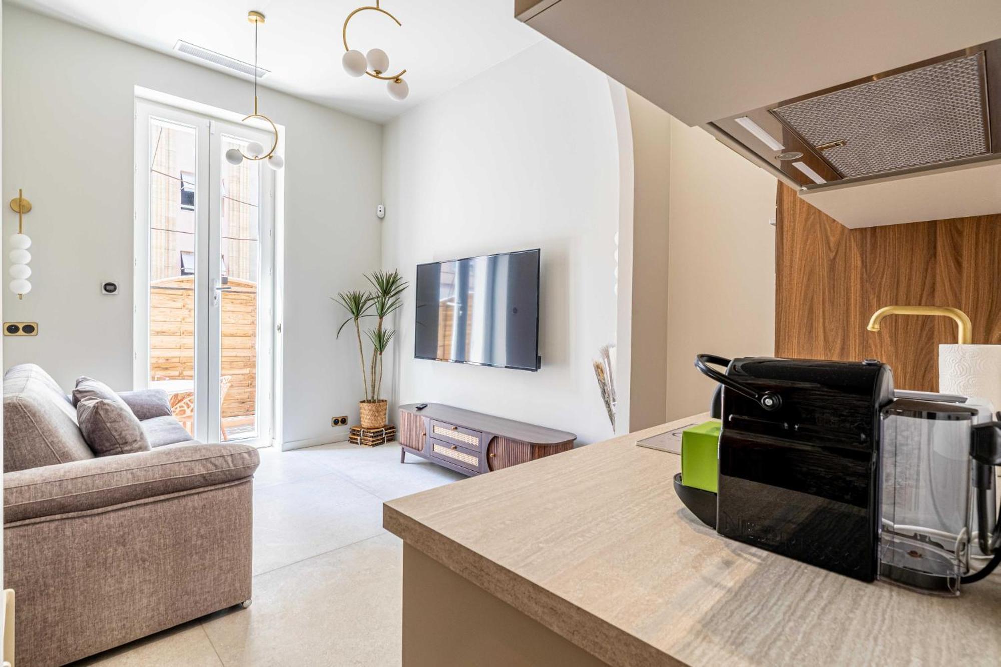 Magnificent - Ac-1br-4p- *