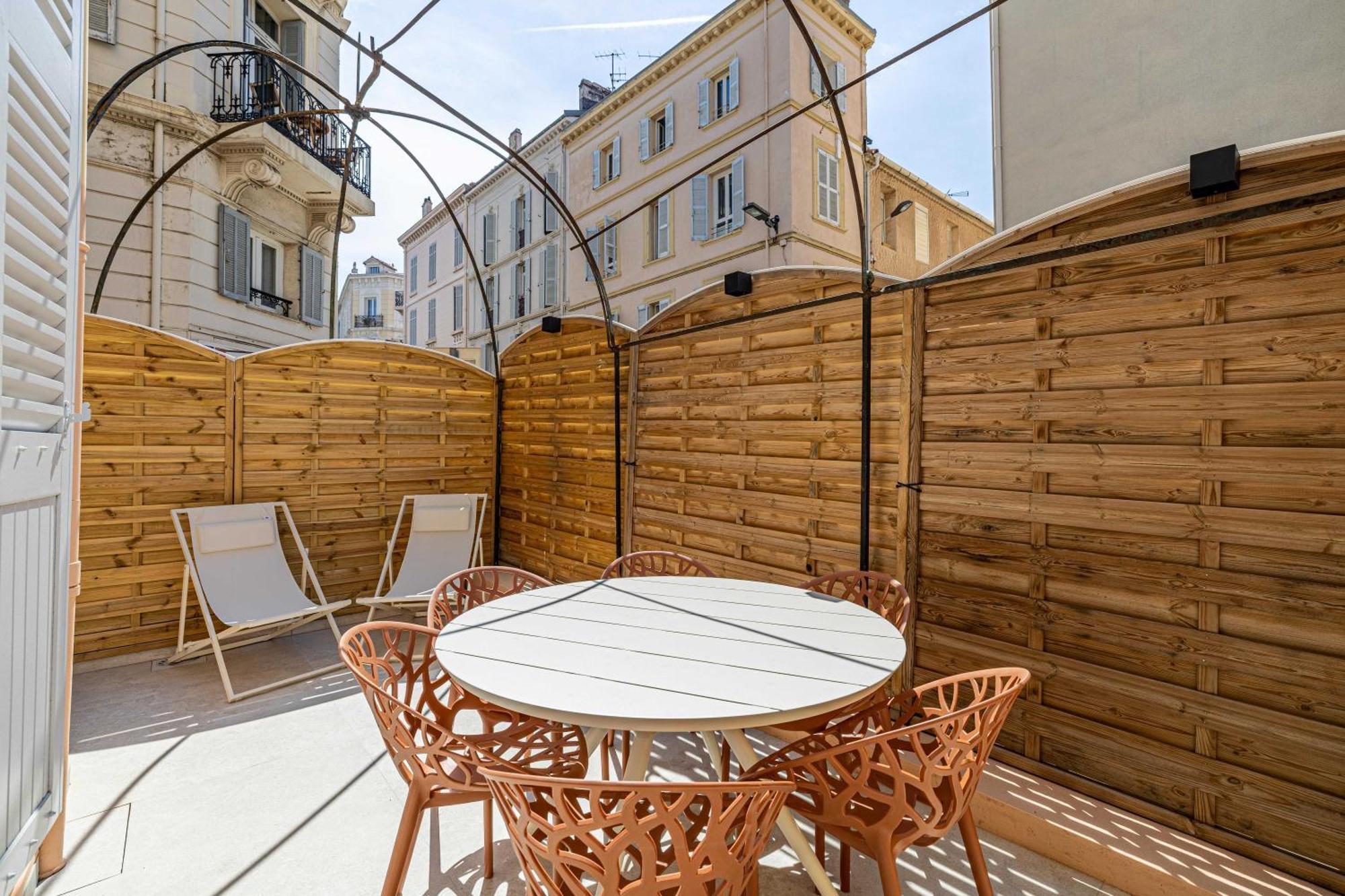 Magnificent - Ac-1br-4p- * Cannes